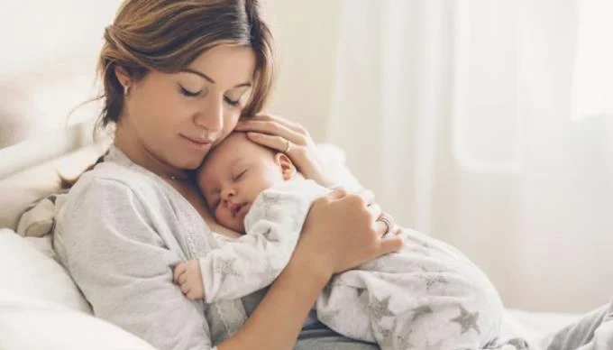 2 måneder gammel baby: Hvordan har babyen din utviklet seg?