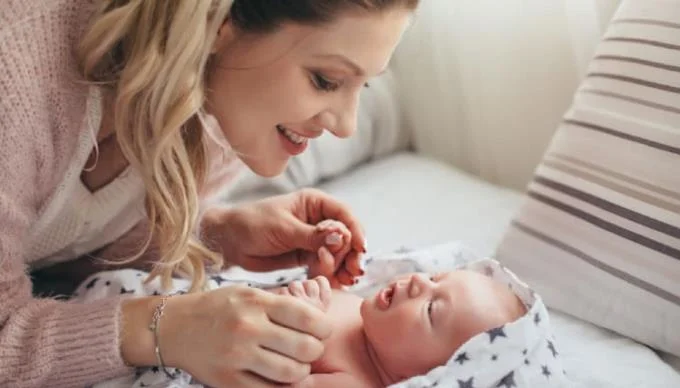 1 måned gammel baby vekst og utvikling