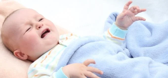 Nyfödda hostar och avkodar babyhostar